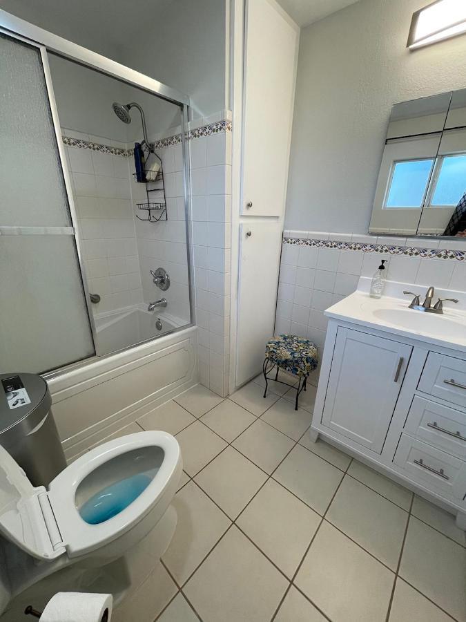 Private In Angeles With Wifi, Tv, And View Of Hollywood Sign & Shared Kitchen Séjour chez l'habitant